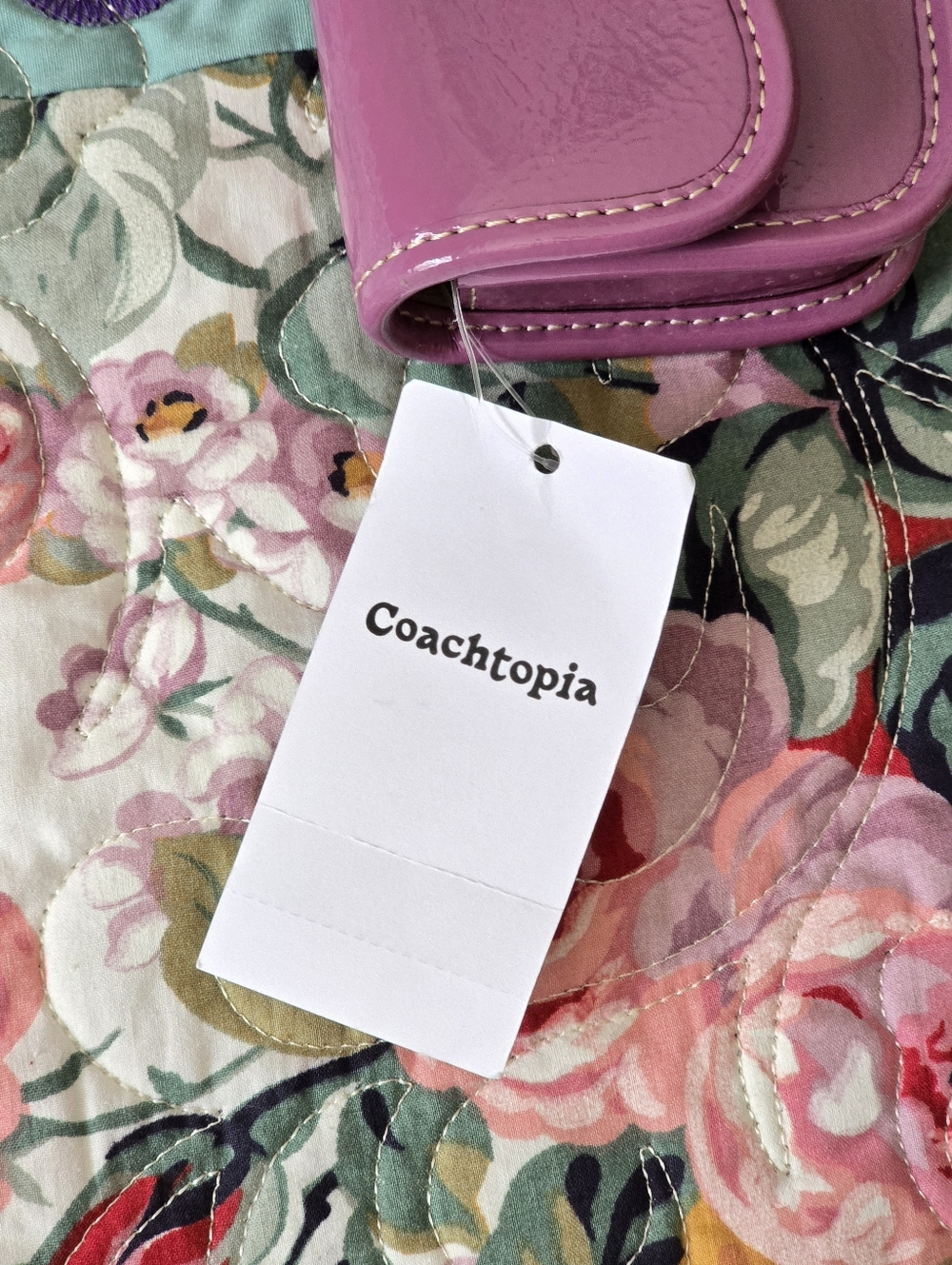 *NWT* COACHTOPIA Wavy Wallet With Strap In Crinkle Patent Coachtopia Leather - Picture 4 of 11